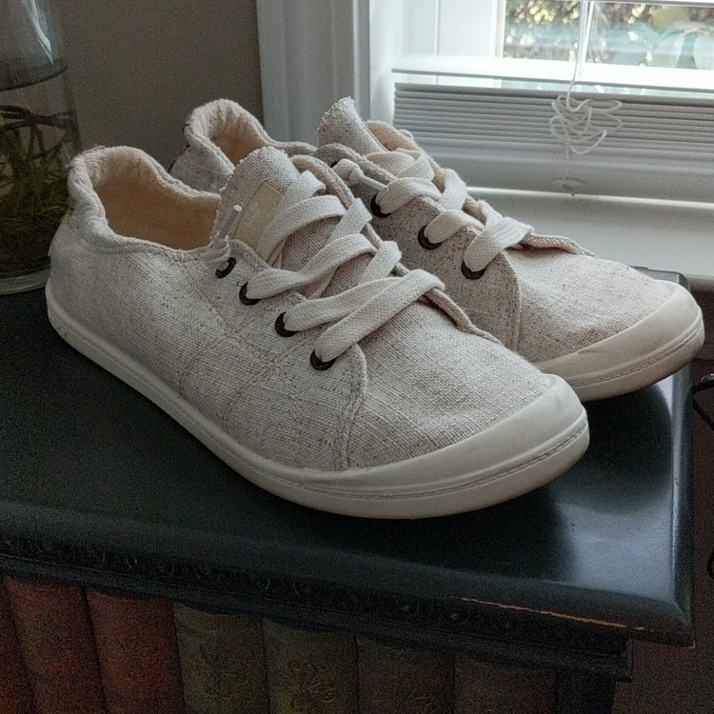 Roxy Bayshore size 9.5